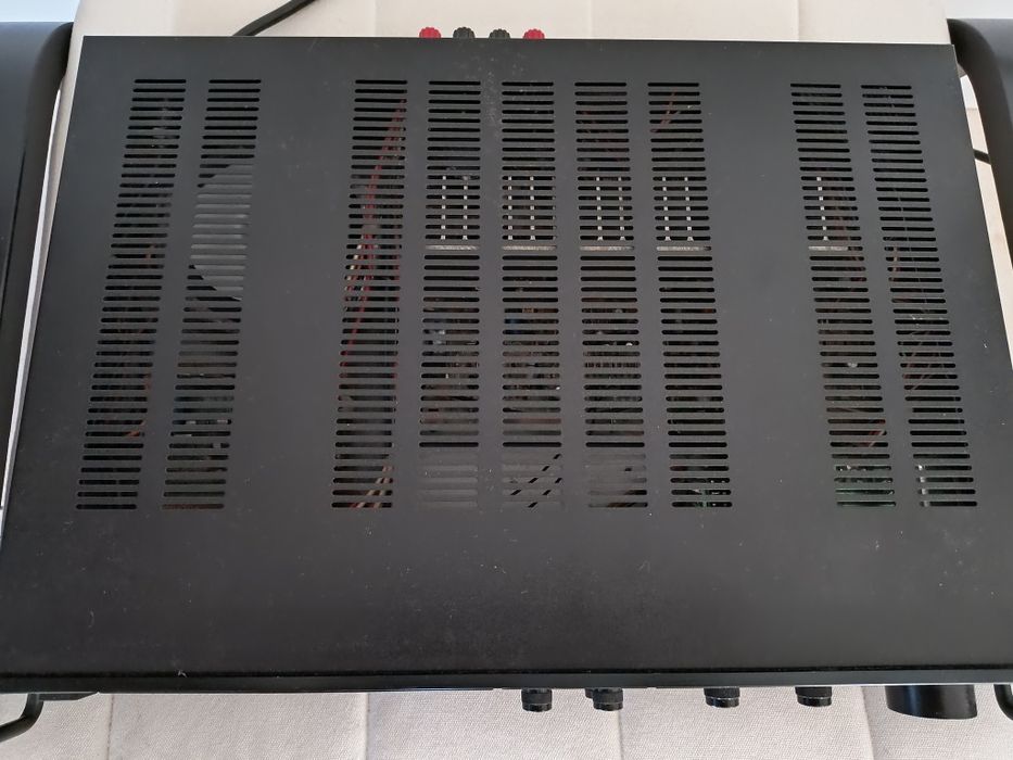 Wzmacniacz Carver CM1040