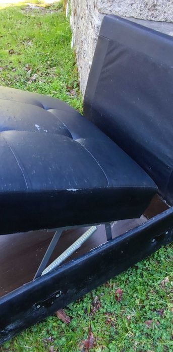 Sofá + Chaise Longue – Estrutura em bom estado