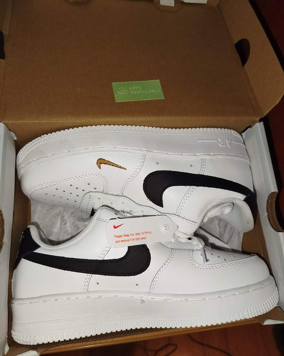 Białe Nike Air force