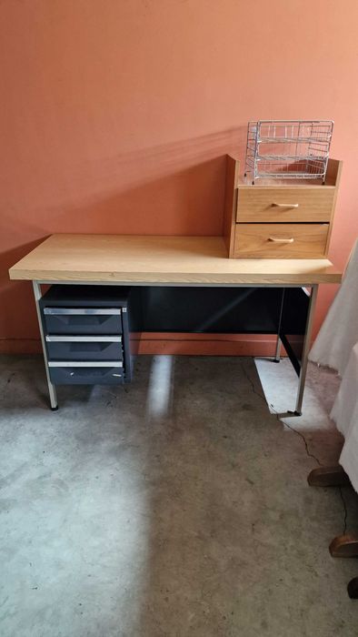 Venda de secretárias em bom estado!