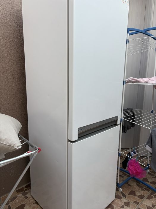 Vendo frigorifico combinado com 5anos