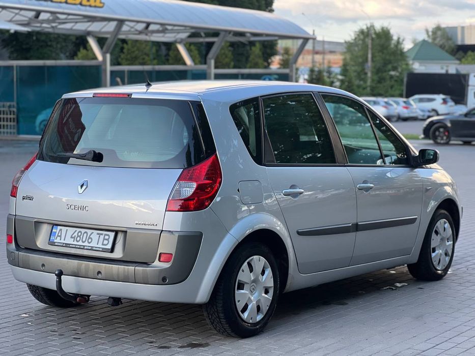 продам надійний сімейний автомобіль