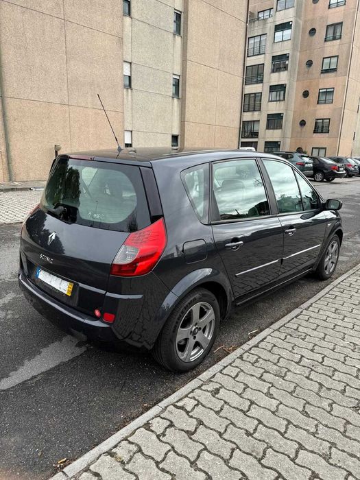 Renault Scénic II 1.5 dCi 105cv - 6 Velocidades [2006] Dynamique — photo 4
