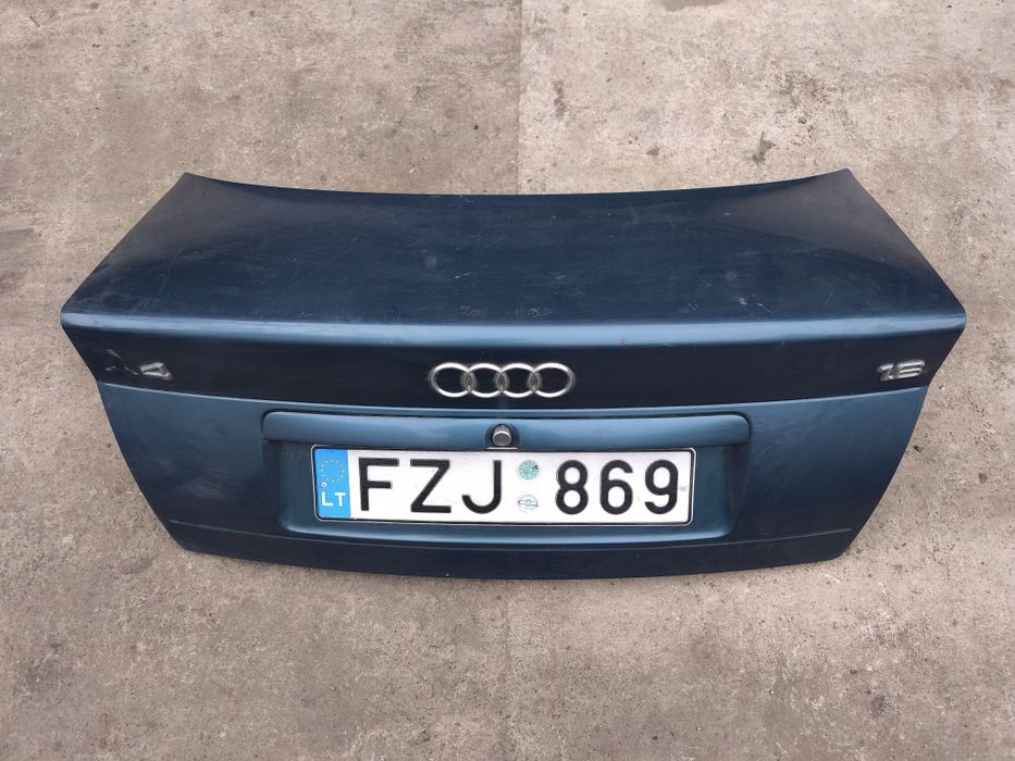 Продам крышку багажника на audi a4 b5