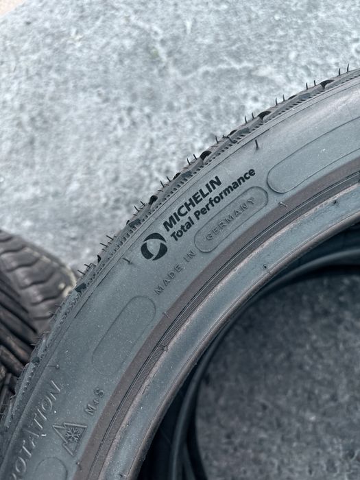 235 40 19 Michelin Pilot Alpin 5 90% Шини Зима