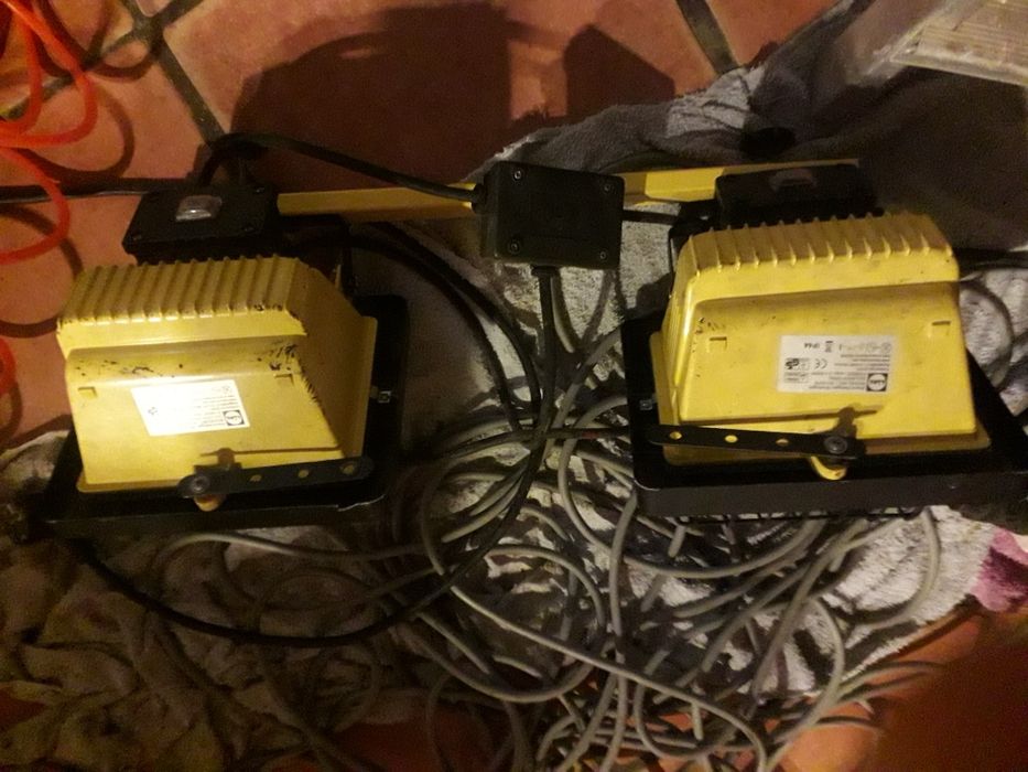 Conjunto projetores metálicos