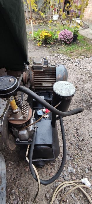 Продам компрессор СССР