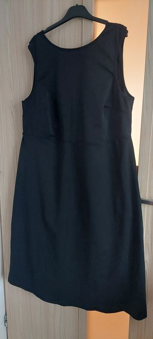 Czarna sukienka 52 54