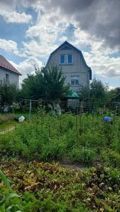 Продам приватний будинок с. Дзвінкове.Гараж,колодязь,альтанка,газ