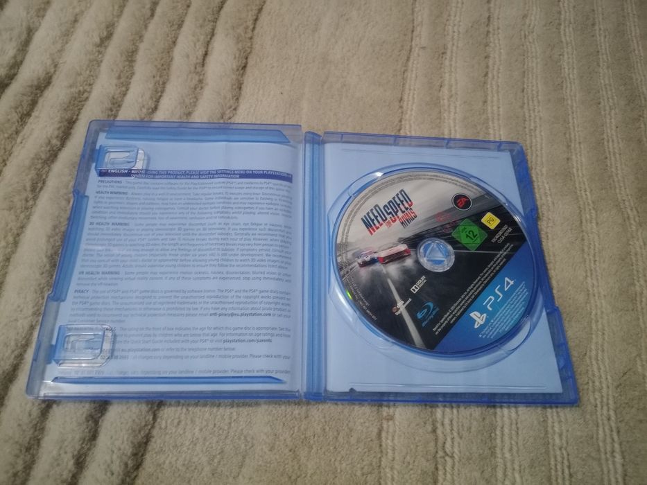 PS4 Slim 500GB + Jogos + Comando