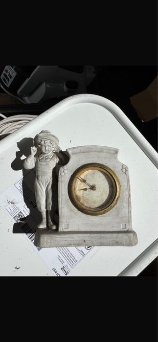 Relogio muito antigo de ceramica