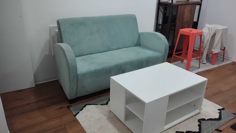 SOFA ,,NOVO,,custou 680 euros, vendo 300 euros Nunca Foi Usado,,