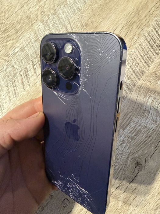 Продам айфон 14 про