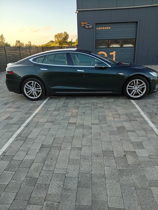 Продам Авто Tesla Model s