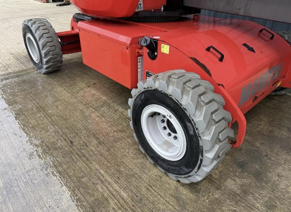 Колінчастий підйомник  Manitou 150 AETJL Bi-Energy