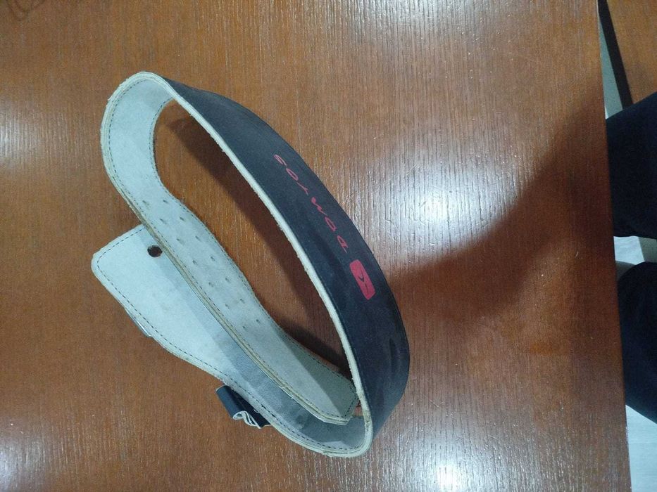 Cinto de Musculação em Couro Domyos - Suporte Lombar