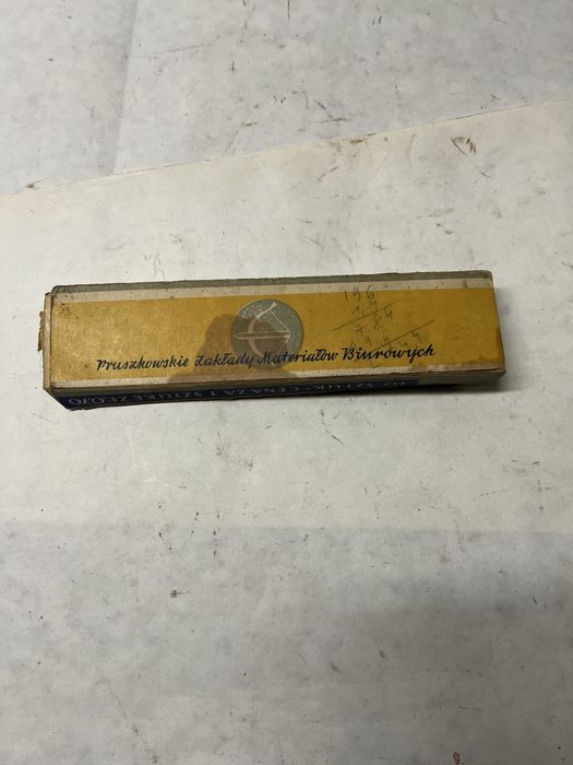 Stare kolekcjonerskie opakowanie PRL ołówki kredki PRL