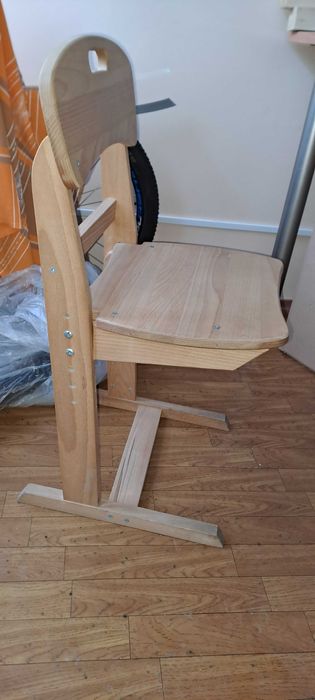 Стільчик шкільний зростаючий дерев'яний