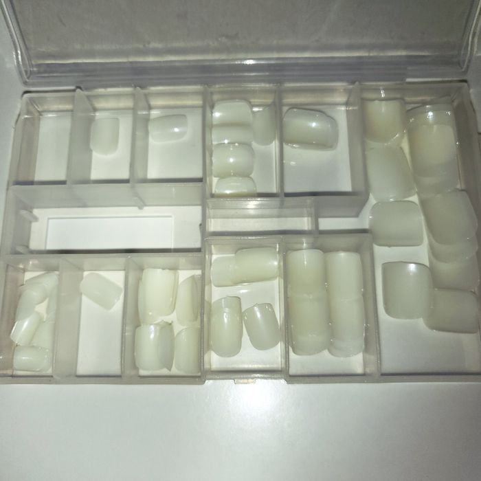 Zestaw lakierów hybrydowch do paznokci i lampa Uv/Led Sun s2