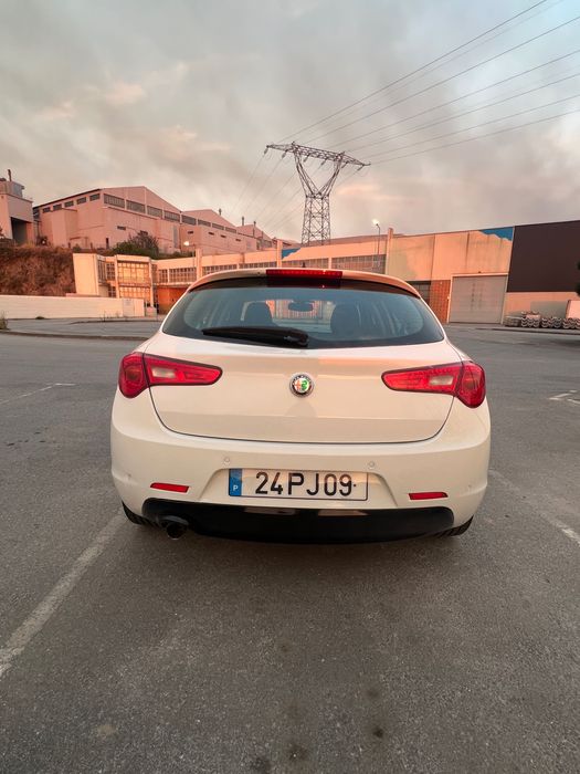 Alfa Romeo Giulietta 1.4 Turbo (2014) – Impecável foto 2