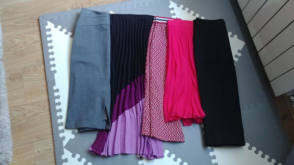 Czarna, ołówkowa spódnica Reserved, rozmiar 34 / 36, XS / S