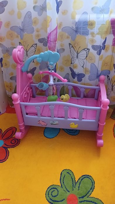 Ліжко качалка з мобілем