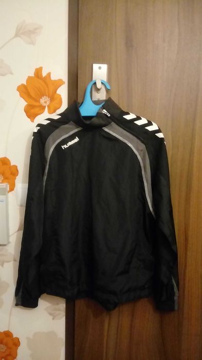Hummel  czarna bluzka   rozmiar 164