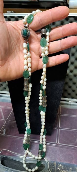 Colar pérolas pedras e prata.