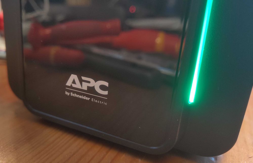 APC Back-UPS, 950VA