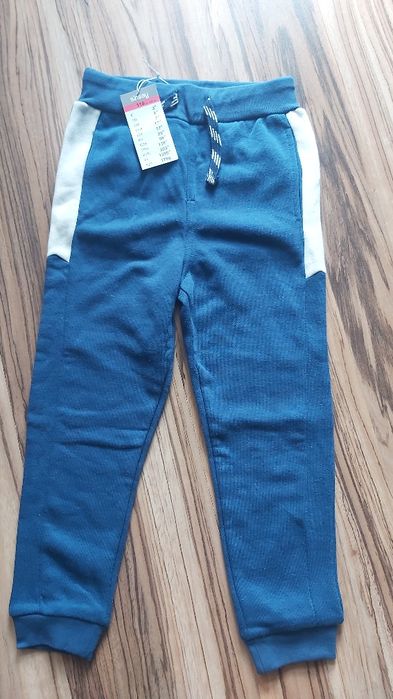 Spodnie 110 nowe