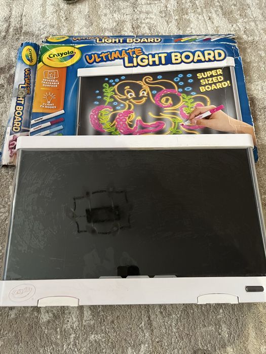 Дитячий планшет Crayola - дошка для малювання, що світиться