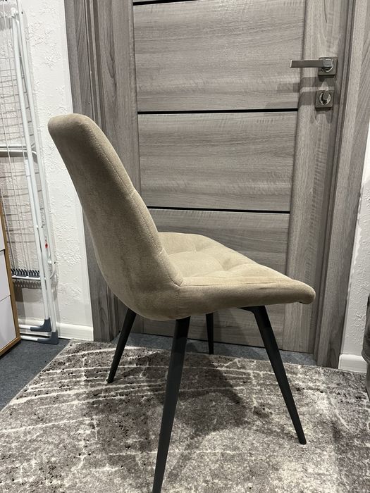 Крісло-стілець 1 шт бежевий колір Гарний Стан Розмір 45х56х88