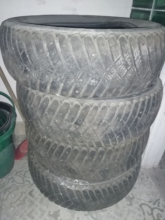 Шини GOODYEAR зима, шиповані 185 70 R14