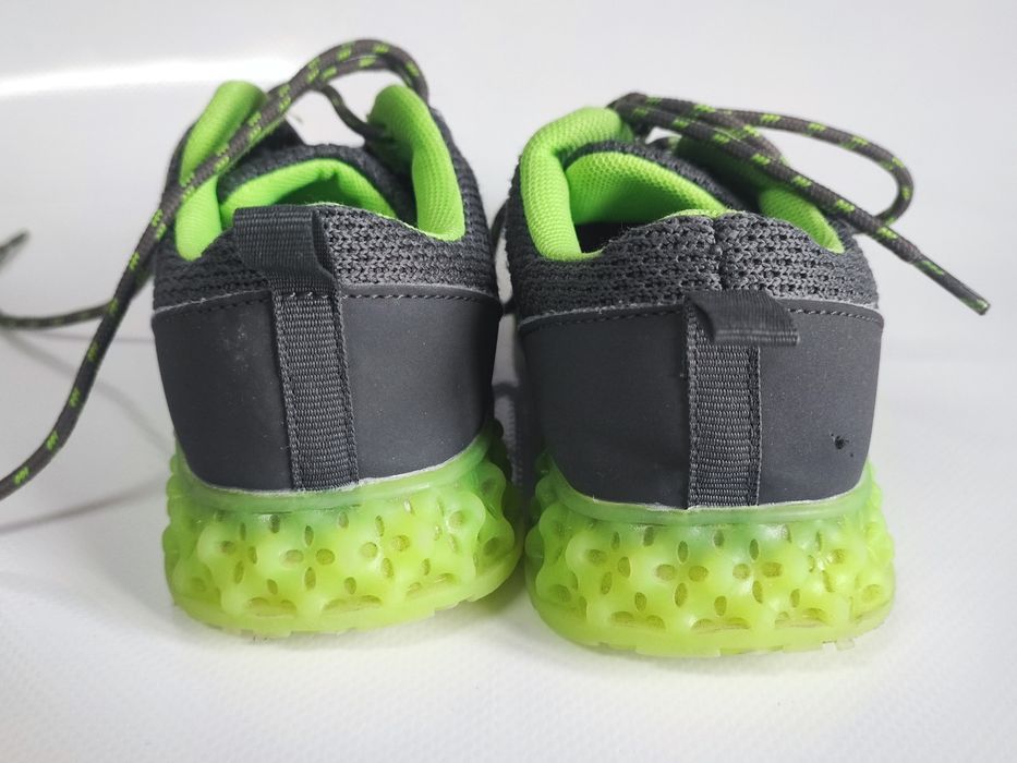 BUTY  sportowe  lekkie i wygodne 33-34 , 21 cm