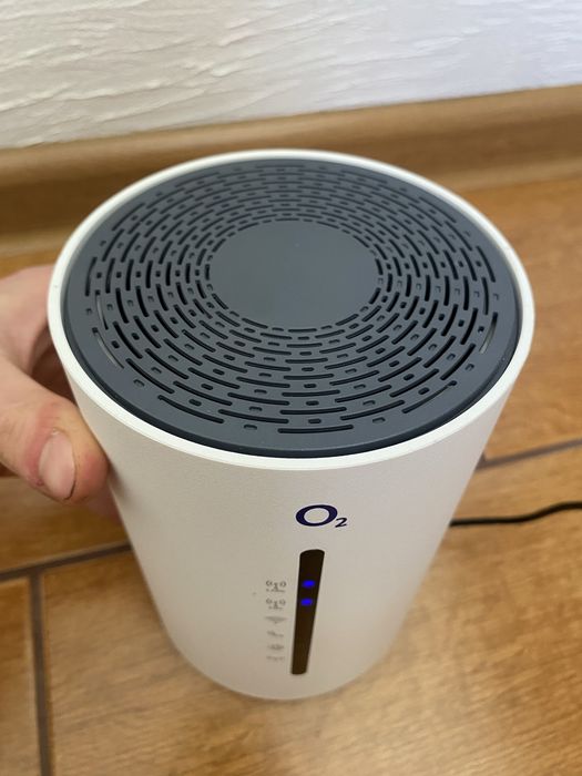 Роутер під Сім карту та кабель O2 homepost LTE