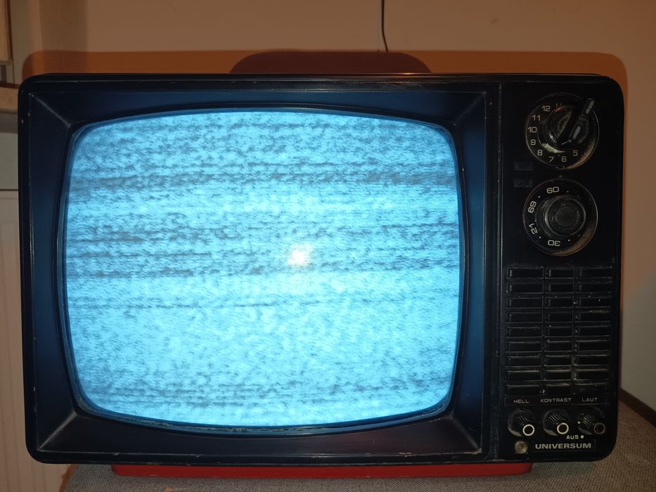 Telewizor retro Universum SK 3206 – PRL