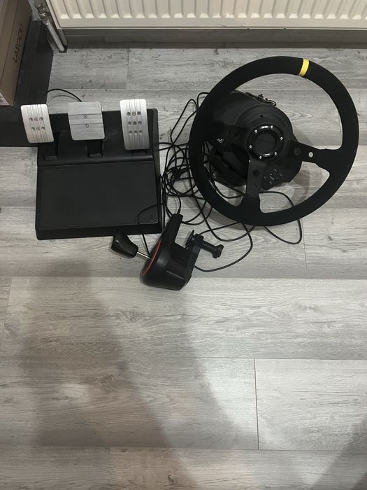 Kierownica thrustmaster t150 pro + shifter