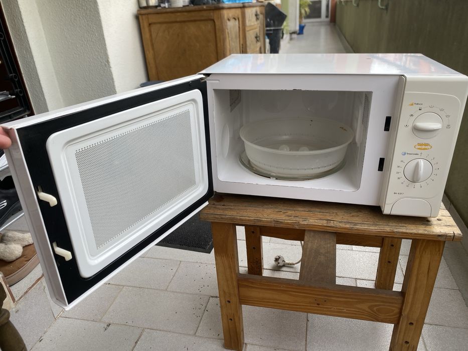 Microondas Becken Usado 1000W