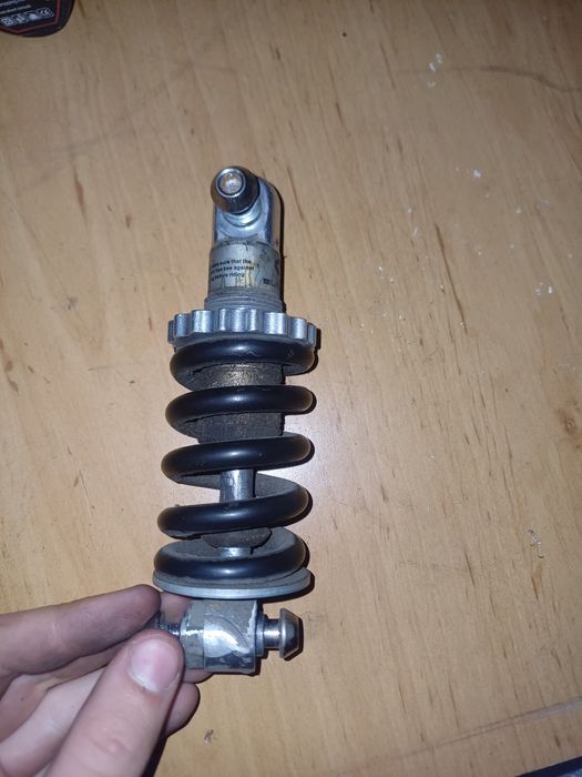 Damper rowerowy ,dzialający