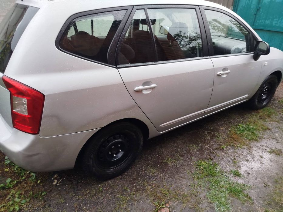Продам авто KIA Carenc