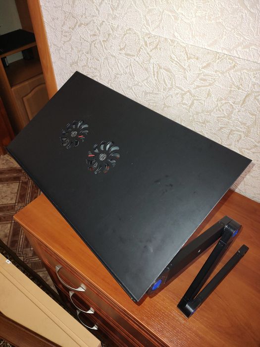 Столик для ноутбука