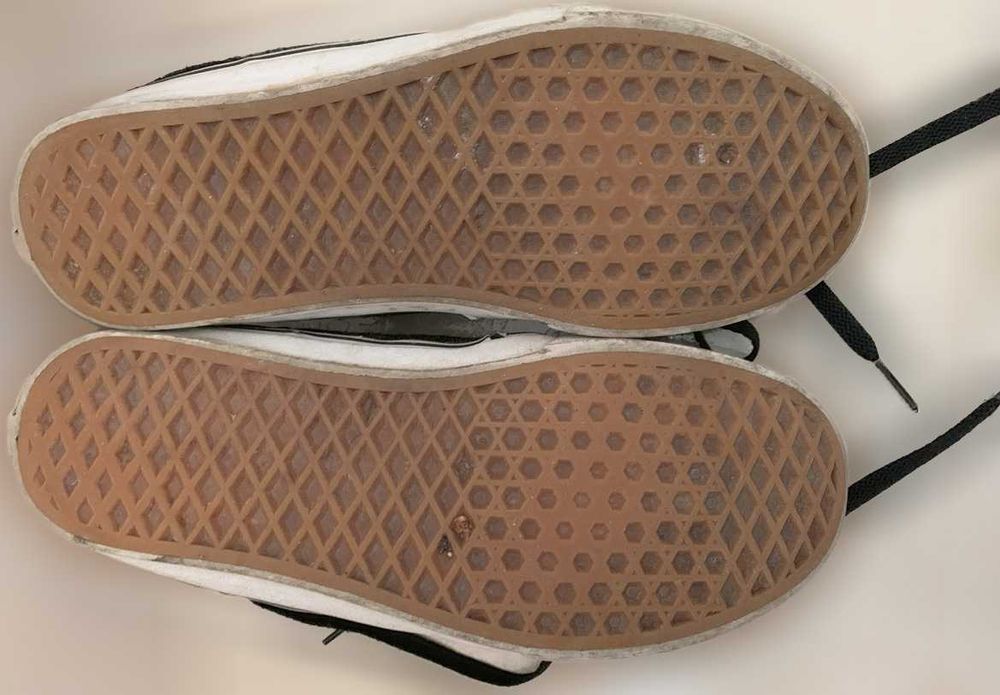 Ténis-Bota Vans Unissexo, Preto e Branco