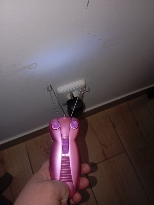 Depilator elektryczny do twarzy