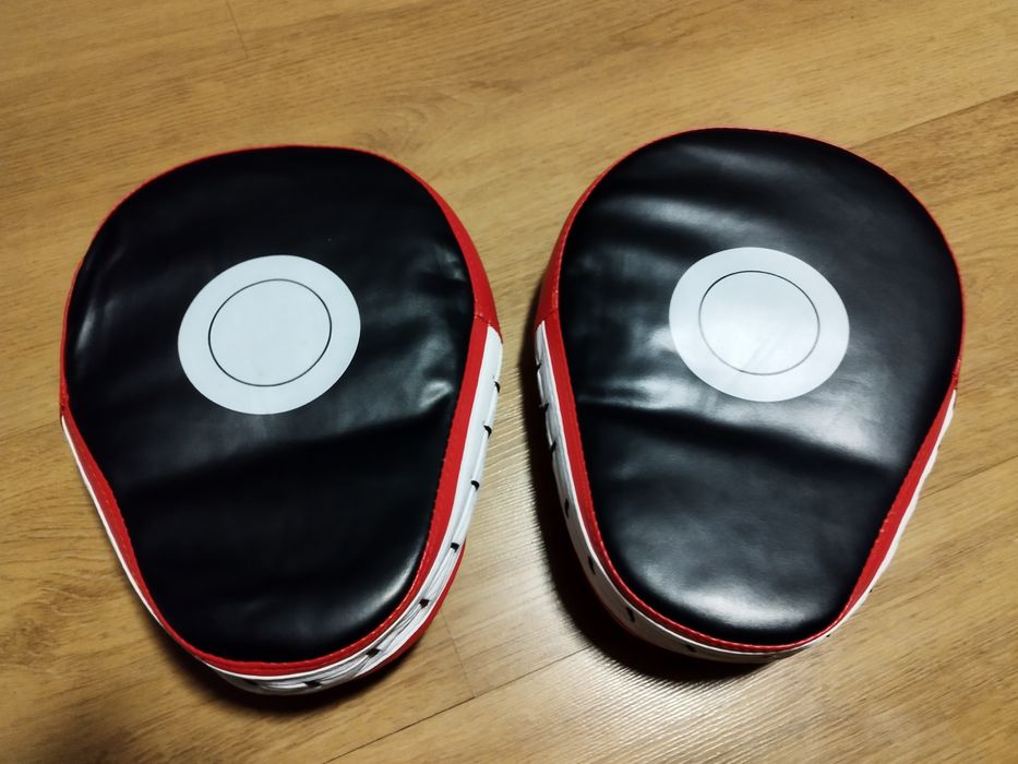 Łapy trenera tarcze bokserskie boks mma walka trening