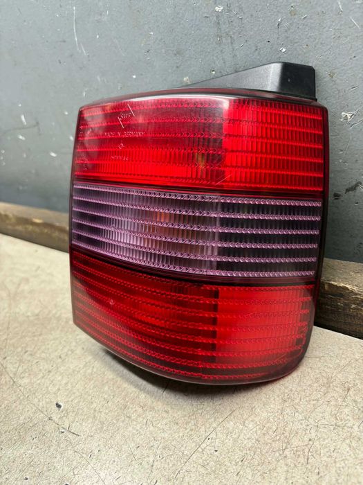 Lampa Prawy Tył Prawa Tylna VW Passat B4 Kombi ORYGINALNA !!!