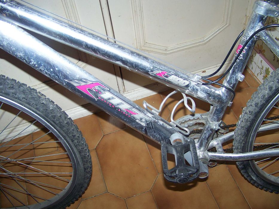 bicicleta esmaltina quadro alumínio roda 26