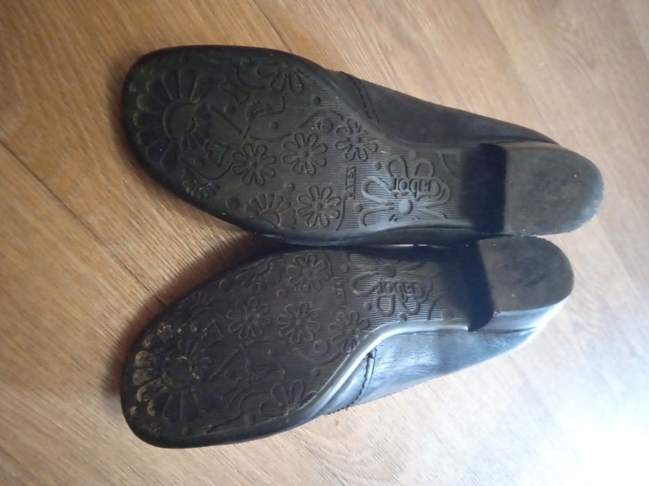 Туфлі чорного кольору