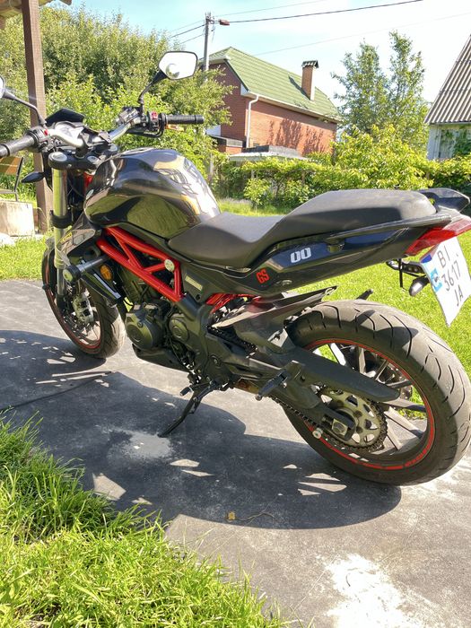 Продам Benelli TNT 300.