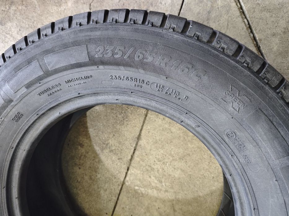 235/65/16C Michelin