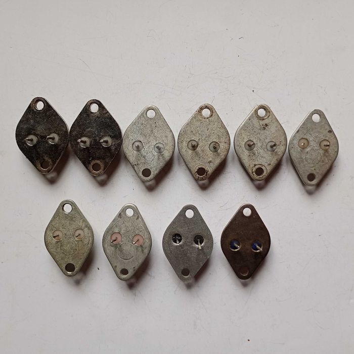 Tranzystor SD168, SU160, 161, 179, SM8520, S2530, 2SD820  -10szt.